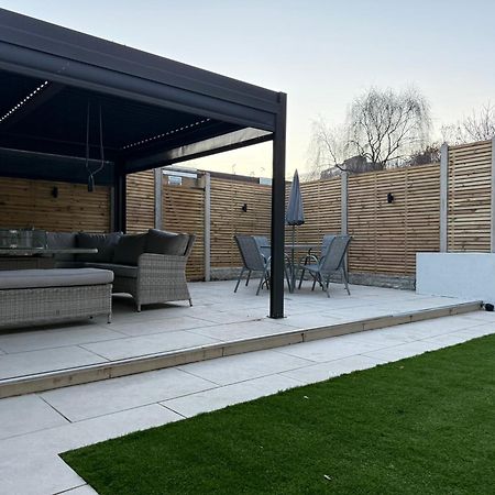 5 Bed Town House Within City Centre And Sleeps Up To 11 With Sky And Netflix Бирмингем Экстерьер фото