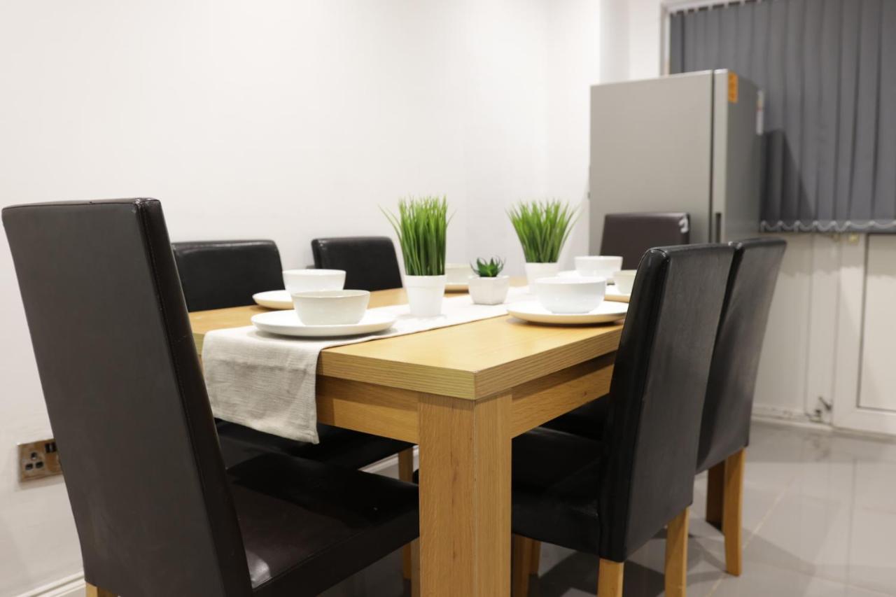 5 Bed Town House Within City Centre And Sleeps Up To 11 With Sky And Netflix Бирмингем Экстерьер фото