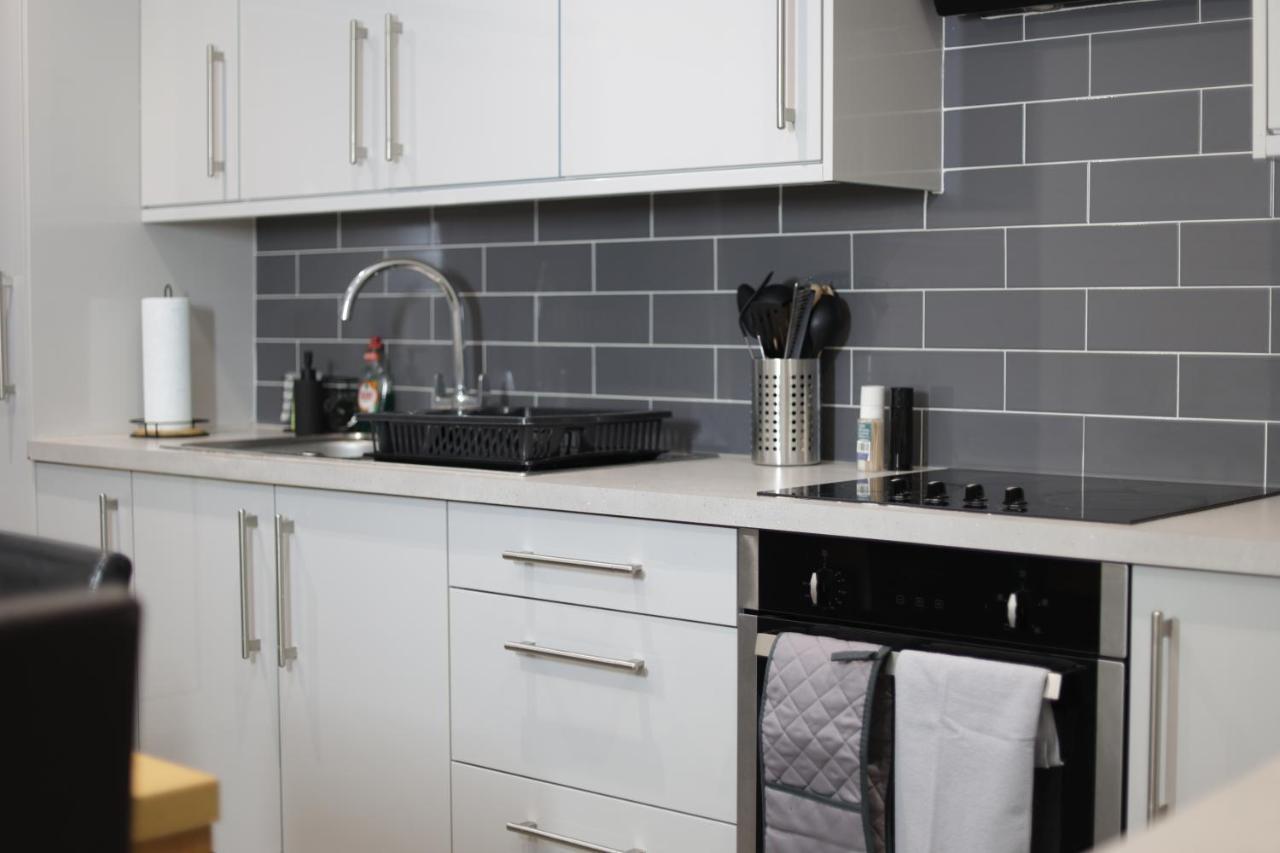 5 Bed Town House Within City Centre And Sleeps Up To 11 With Sky And Netflix Бирмингем Экстерьер фото