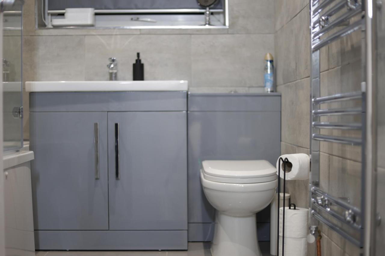 5 Bed Town House Within City Centre And Sleeps Up To 11 With Sky And Netflix Бирмингем Экстерьер фото