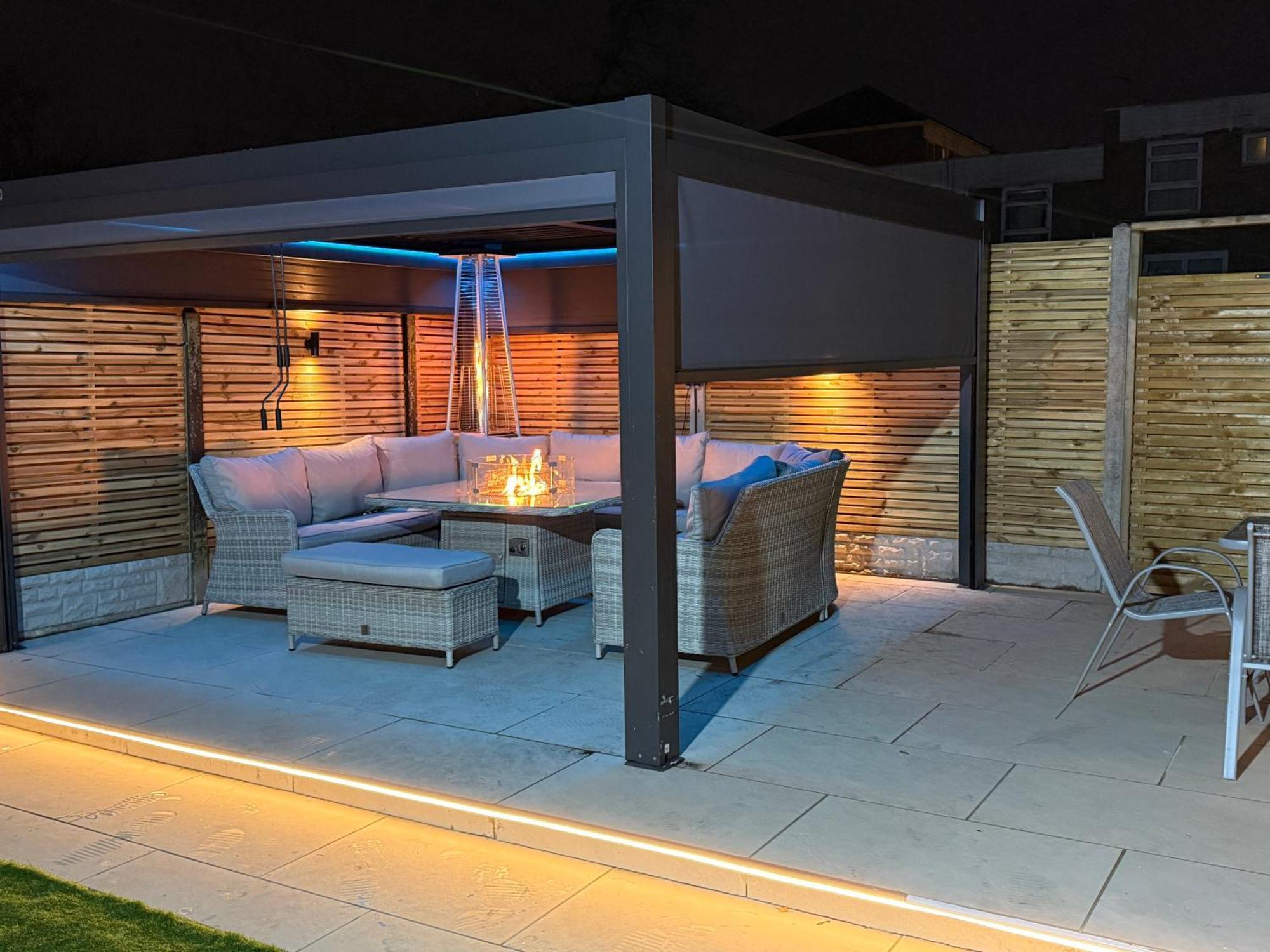 5 Bed Town House Within City Centre And Sleeps Up To 11 With Sky And Netflix Бирмингем Экстерьер фото